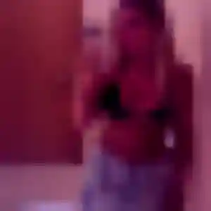Contacte Nour, 28 ans à Marines en privé