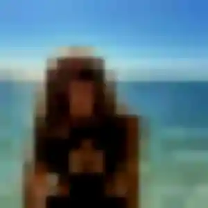 Maya (28 ans) à Moisson attend une rencontre aujourd'hui