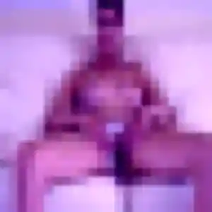 Xenia, 23 ans, en ligne à Oresmaux pour une rencontre coquine