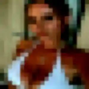 Yvonne, 24 ans, connectée à Pirou pour une rencontre coquine