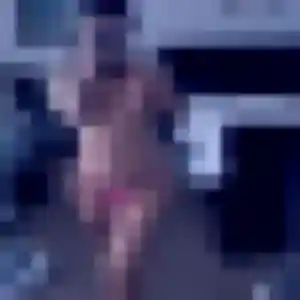Photo de Oriane à Plouezoc'h (27 ans) - plan cul sans inscription