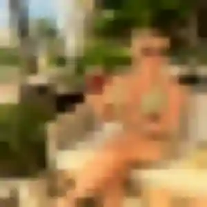 Photo de Iris à Plumelin (35 ans) - plan cul gratuit