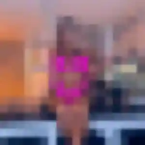 Fabienne, femme de 27 ans propose plan cul à Poueyferré