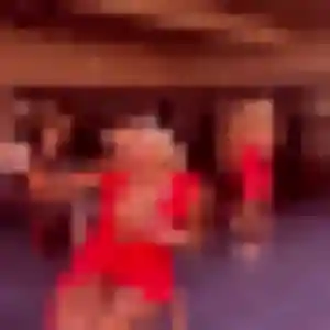 Ninon (40 ans) à Poule-les-Écharmeaux attend une rencontre aujourd'hui