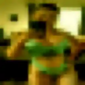 Alicia (34 ans) à Puiseux-en-France cherche une rencontre ce soir