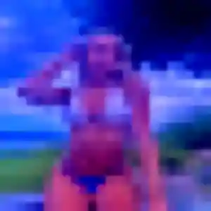 Charmante Nina, 32 ans à Puyravault - voir sa photo