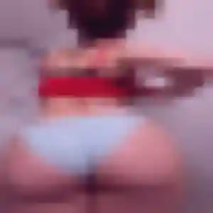 Maya (31 ans) à Rang-du-Fliers attend une rencontre ce soir