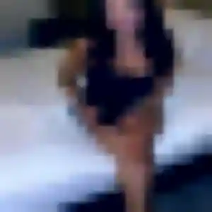 Anne-Laure, fille de 37 ans propose plan cul à Rives-du-Couesnon