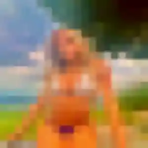 Contacte Yvonne, 22 ans à Rosnoën en privé