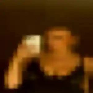 Eva de Rousset, 25 ans - plan cul discret