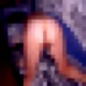 Inaya, 25 ans, en ligne à Saclas pour une rencontre coquine