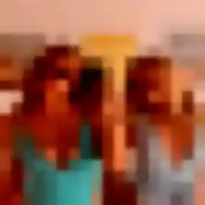 Charmante Ninon, 35 ans à Saint-Aigulin - voir sa photo
