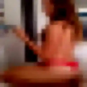 Rejoins Ambre, 27 ans à Saint-Aubin-de-Locquenay en privé