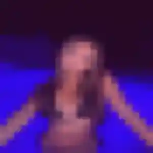 Rejoins Thais, 22 ans à Saint-Avaugourd-des-Landes en privé