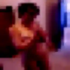 Anna, femme de 31 ans cherche plan cul à Saint-Christophe-en-Bresse