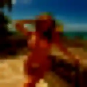 Photo de Suzanne à Saint-Clément-les-Places (24 ans) - plan cul discret