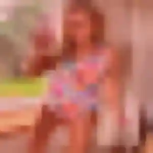 Louise, fille de 22 ans cherche plan cul à Saint-Cyr-sur-le-Rhône