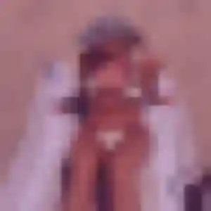 Nadia (24 ans) à Saint-Étienne-la-Varenne propose une rencontre ce soir