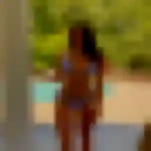 Rejoins Corinne, 30 ans à Saint-Geniès-de-Comolas en privé