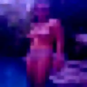Clara, 36 ans, connectée à Saint-Germain pour un plan cul