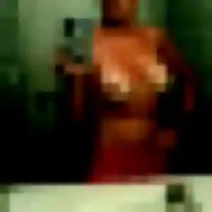 Photo privée de Zina, 39 ans à Saint-Germain-des-Fossés - rencontre sans lendemain