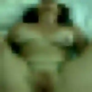 Lucette, 34 ans, en ligne à Saint-Gilles-Croix-de-Vie pour une rencontre coquine