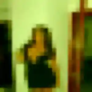 Rencontre Flore, 40 ans à Saint-Jean-de-Moirans en privé