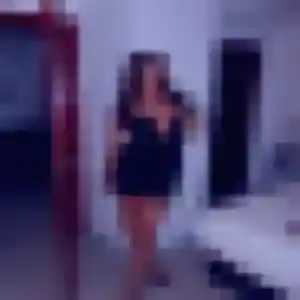 Photo de Justine à Saint-Jean-du-Doigt (24 ans) - plan cul anonyme