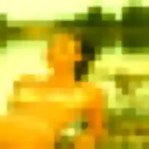 Madeleine, 22 ans, connectée à Saint-Julien-Beychevelle pour un plan cul