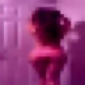 Perrine (35 ans) à Saint-Julien-de-Peyrolas propose une rencontre ce soir