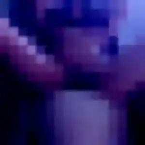 Anne-Laure, 35 ans, en ligne à Saint-Martin-Lestra pour une rencontre coquine