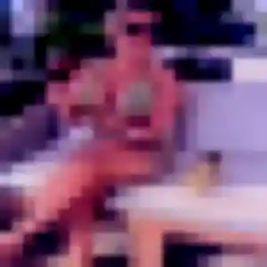 Maiwenn, 38 ans, disponible à Saint-Même-les-Carrières pour une rencontre coquine