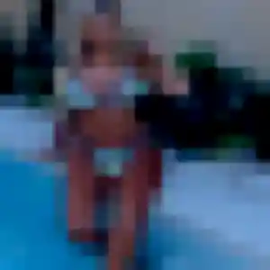 Pauline, 22 ans, connectée à Saint-Nazaire-de-Pézan pour un plan cul
