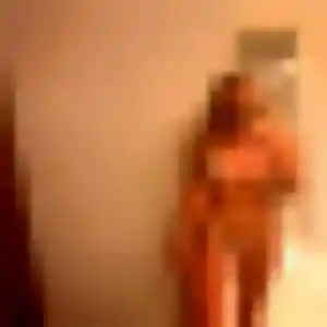 Geraldine, 28 ans, connectée à Saint-Père pour un plan cul