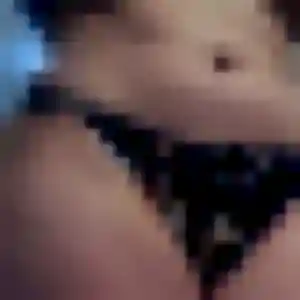 Julie, 27 ans, connectée à Saint-Sever-de-Saintonge pour une rencontre coquine