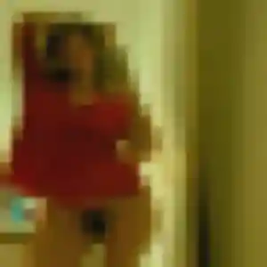 Pauline (30 ans) à Saint-Symphorien-de-Lay propose une rencontre aujourd'hui