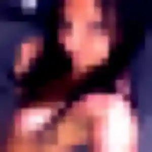 Maya, 23 ans, cherche un plan cul à Saint-Thonan