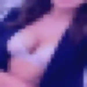 Inaya, 22 ans, en ligne à Saint-Vit pour une rencontre coquine