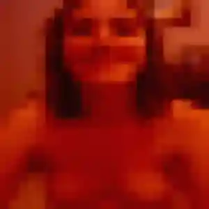 Flora, fille de 24 ans propose plan cul à Sainte-Colombe