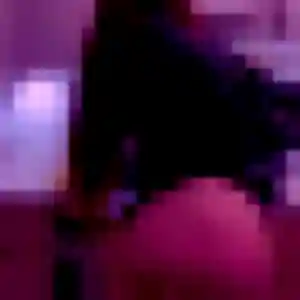 Corinne, 33 ans, connectée à Salles-sur-l'Hers pour un plan cul