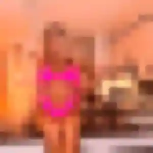 Odette, 33 ans, connectée à Sauzon pour un plan cul