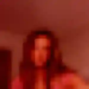 Charmante Octavie, 25 ans à Sébazac-Concourès - voir sa photo
