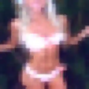 plan cul à Senneville-sur-Fécamp : photo de Flora, 26 ans - inscription gratuite