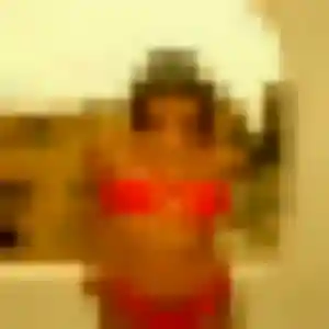 Faustine, 26 ans, disponible à Taintrux pour un plan cul