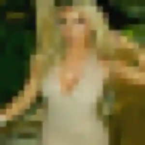Photo de Veronique à Tilloy-lez-Cambrai (34 ans) - plan cul discret