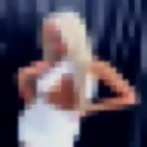 Charmante Clara, 32 ans à Tonquédec - voir sa photo