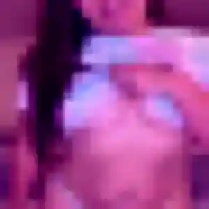 Aurelie, 26 ans, en ligne à Tourgéville pour une rencontre coquine