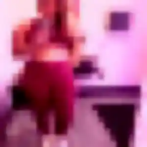 Contacte Delphine, 25 ans à Trévé en privé