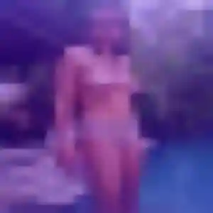 Rejoins Emma-Rose, 27 ans à Val-de-Bonnieure en privé