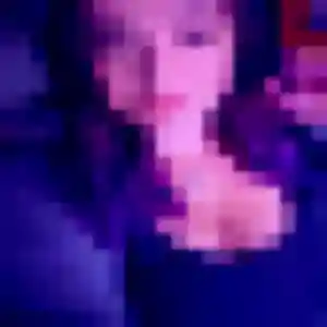 Elise, 23 ans, en ligne à Valdivienne pour une rencontre coquine